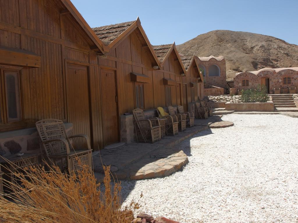 Roots Red Sea Hotel El Qoseir Bagian luar foto