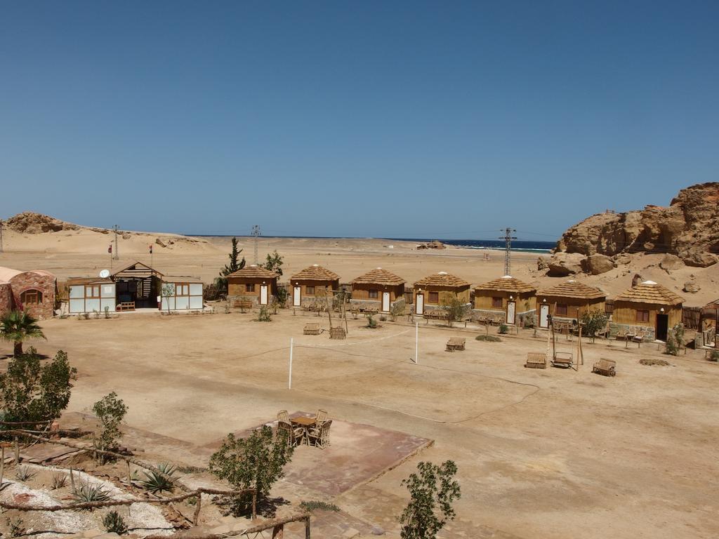 Roots Red Sea Hotel El Qoseir Bagian luar foto
