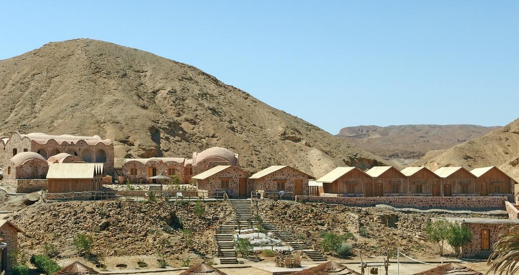 Roots Red Sea Hotel El Qoseir Bagian luar foto