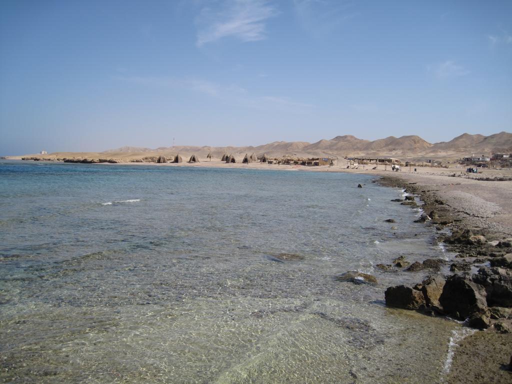 Roots Red Sea Hotel El Qoseir Bagian luar foto