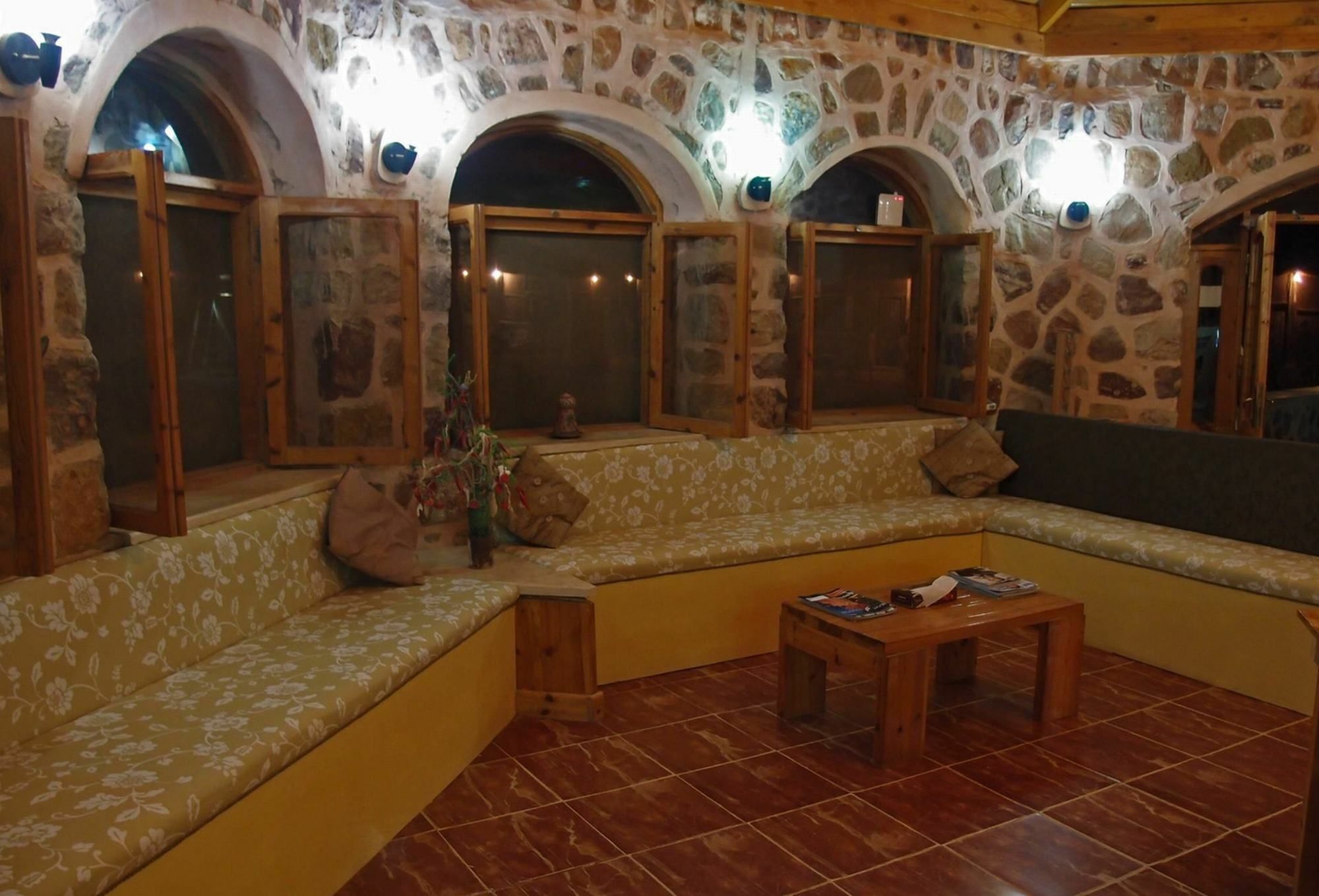 Roots Red Sea Hotel El Qoseir Bagian luar foto